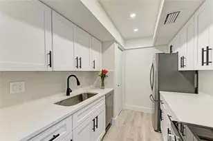 800 S Boulevard of the Presidents, Sarasota, FL 34236 - Photo 8