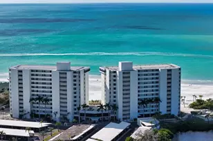 19 Whispering Sands Dr, Sarasota, FL 34242 - Photo 2