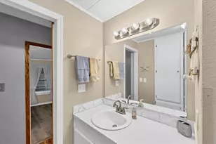 1210 41st Ave Dr E, Ellenton, FL 34222 - Photo 16