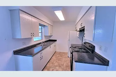 1703 N Pompano Avenue, Sarasota, FL 34234 - Photo 4