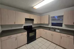 1052 Highland St, Sarasota, FL 34234 - Photo 4