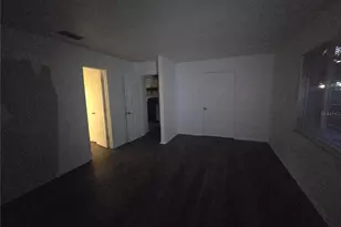 940 Osborne Dr, Sarasota, FL 34234 - Photo 2