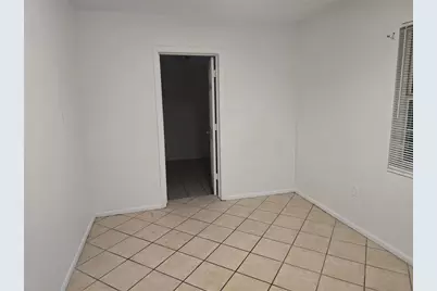 940 Osborne Drive, Sarasota, FL 34234 - Photo 4