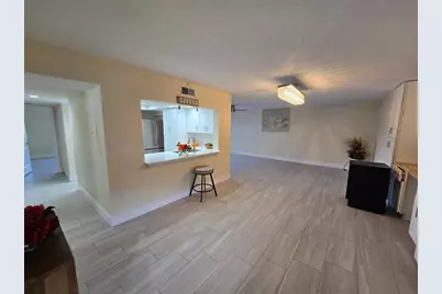 2718 Orchid Oaks Drive #C202, Sarasota, FL 34239 - Photo 8