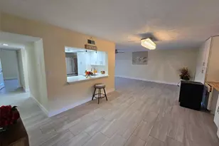 2718 Orchid Oaks Dr, Sarasota, FL 34239 - Photo 8