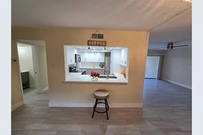 2718 Orchid Oaks Drive #C202, Sarasota, FL 34239 - Photo 6