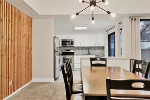 2421 Crispin Ct, Sarasota, FL 34235 - Photo 14