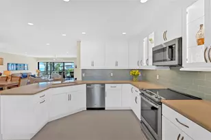 9226 Midnight Pass Rd, Sarasota, FL 34242 - Photo 12