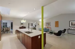 428 Sapphire Dr, Sarasota, FL 34234 - Photo 10