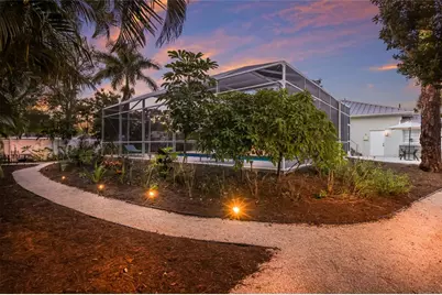 428 Sapphire Drive, Sarasota, FL 34234 - Photo 42