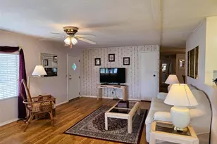 302 Oakwood Blvd W, Sarasota, FL 34237 - Photo 12