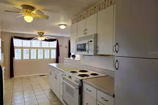 302 Oakwood Blvd W, Sarasota, FL 34237 - Photo 18