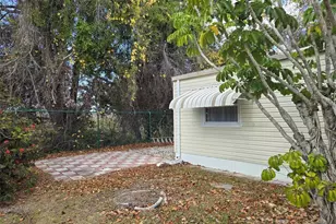 302 Oakwood Blvd W, Sarasota, FL 34237 - Photo 6