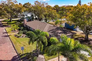 7310 4th Ave S, Saint Petersburg, FL 33707 - Photo 4