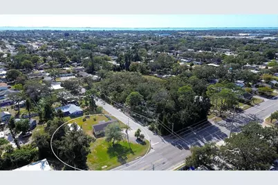 2118 53rd Avenue W, Bradenton, FL 34207 - Photo 4