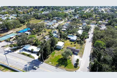 2118 53rd Avenue W, Bradenton, FL 34207 - Photo 2