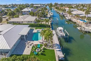 625 Dundee Ln, Holmes Beach, FL 34217 - Photo 34