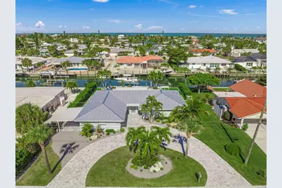 625 Dundee Lane, Holmes Beach, FL 34217 - Photo 1