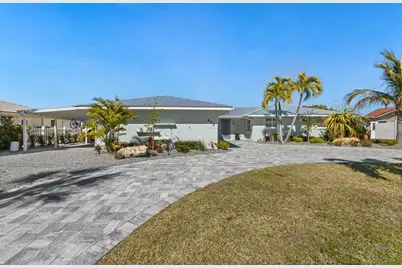 625 Dundee Lane, Holmes Beach, FL 34217 - Photo 2