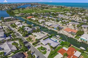 625 Dundee Ln, Holmes Beach, FL 34217 - Photo 36