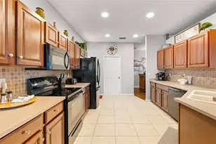6226 Ikes Cabin Ct, Palmetto, FL 34221 - Photo 10