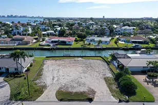 536 Gunwale Ln, Longboat Key, FL 34228 - Photo 1
