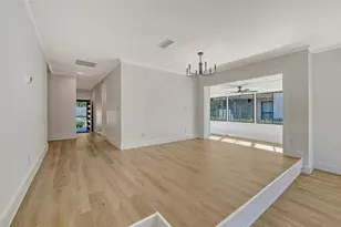 5039 Kestral Park, Sarasota, FL 34231 - Photo 10