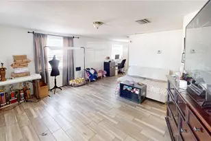 312 60th Ave Dr W, Bradenton, FL 34207 - Photo 4