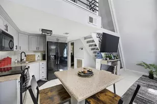 900 Riverside Dr, Tarpon Springs, FL 34689 - Photo 4