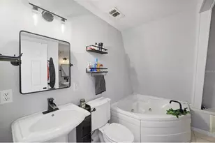 900 Riverside Dr, Tarpon Springs, FL 34689 - Photo 10