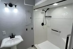 900 Riverside Dr, Tarpon Springs, FL 34689 - Photo 32