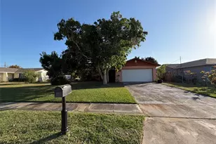 2311 15th St W, Palmetto, FL 34221 - Photo 1