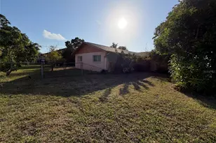 2311 15th St W, Palmetto, FL 34221 - Photo 12