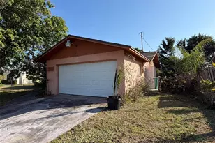 2311 15th St W, Palmetto, FL 34221 - Photo 6
