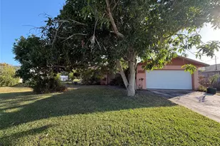 2311 15th St W, Palmetto, FL 34221 - Photo 2