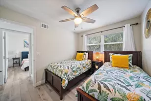 3710 Iroquois Ave, Sarasota, FL 34234 - Photo 18