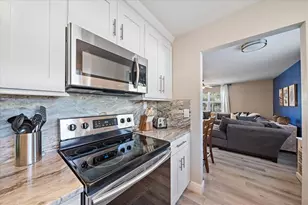 3710 Iroquois Ave, Sarasota, FL 34234 - Photo 8