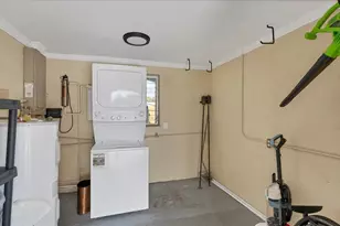 1264 Porpoise Rd, Venice, FL 34293 - Photo 20