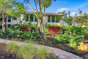 1201 E Peppertree Dr, Sarasota, FL 34242 - Photo 12