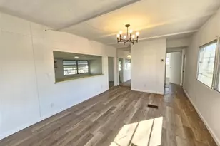 321 3rd St Dr W, Palmetto, FL 34221 - Photo 6