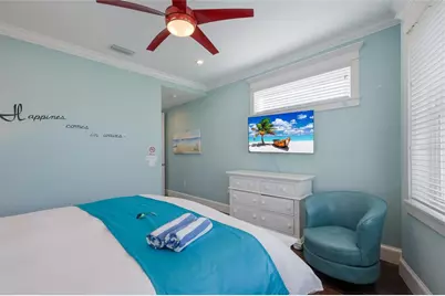 206 Church Avenue, Bradenton Beach, FL 34217 - Photo 68