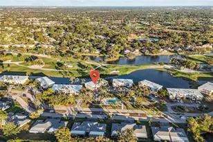 7193 W Country Club Dr N, Sarasota, FL 34243 - Photo 30