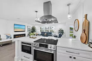 513 Outrigger Ln, Longboat Key, FL 34228 - Photo 12