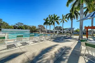 112 Oakwood Blvd W, Sarasota, FL 34237 - Photo 32