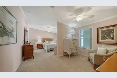 112 Oakwood Boulevard W, Sarasota, FL 34237 - Photo 10