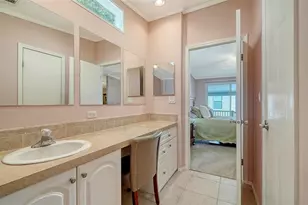 112 Oakwood Blvd W, Sarasota, FL 34237 - Photo 16