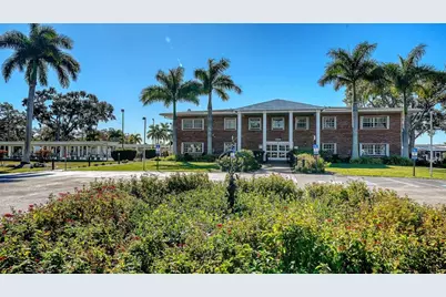 112 Oakwood Boulevard W, Sarasota, FL 34237 - Photo 24