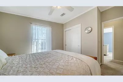 112 Oakwood Boulevard W, Sarasota, FL 34237 - Photo 20