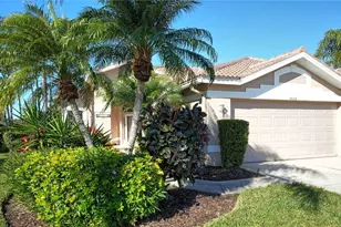 9559 Forest Hills Cir, Sarasota, FL 34238 - Photo 2