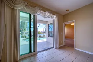 8025 Stirling Falls Cir, Sarasota, FL 34243 - Photo 18